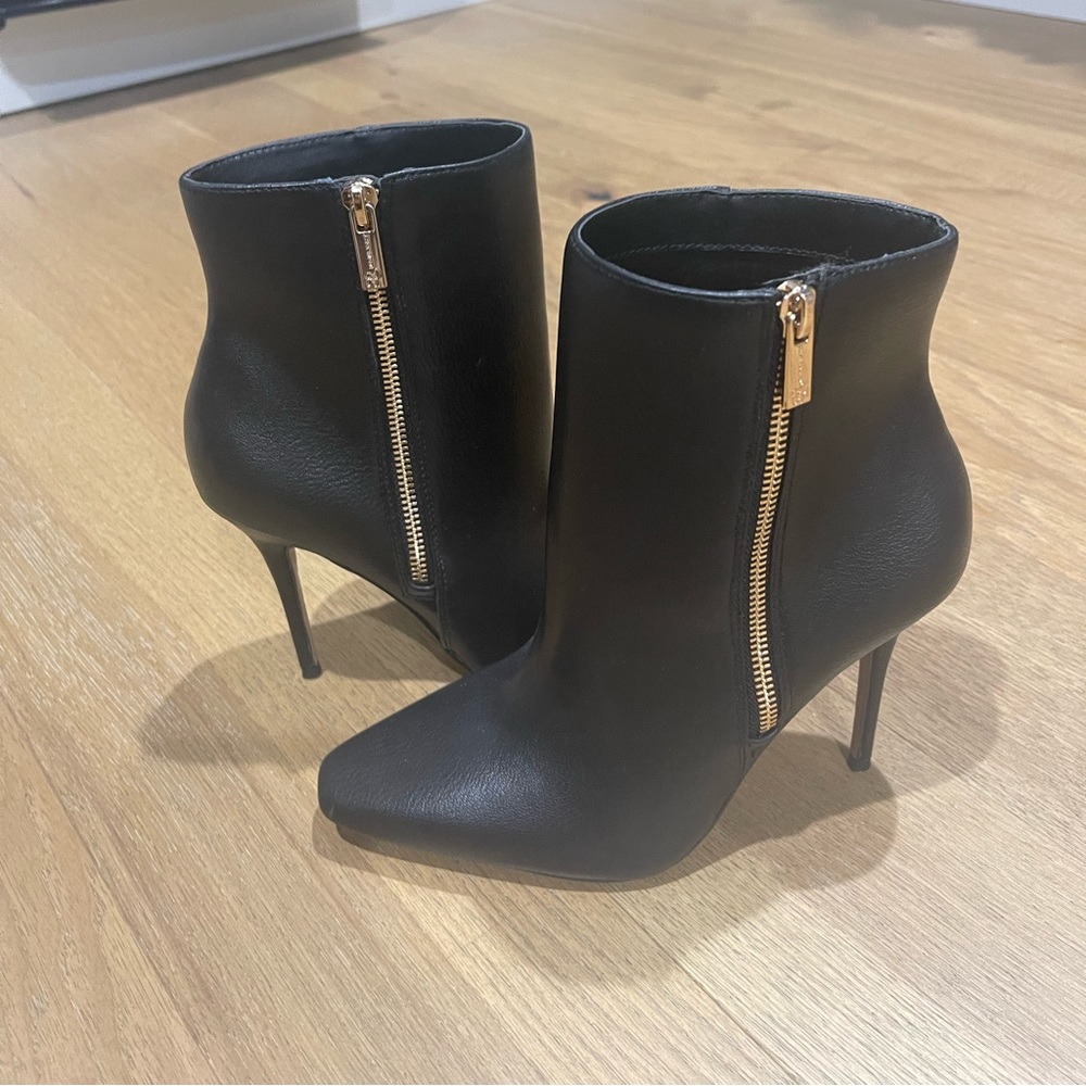 Chelsia Stiletto Bootie
JESSICA SIMPSON